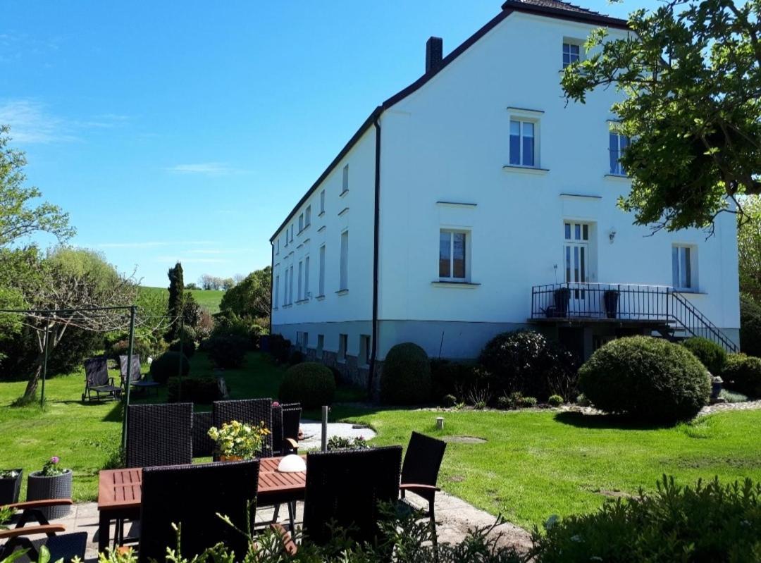 Altes Bauernhaus Im Gruenen Steffenshagen エクステリア 写真