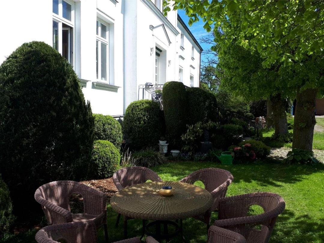 Altes Bauernhaus Im Gruenen Steffenshagen エクステリア 写真